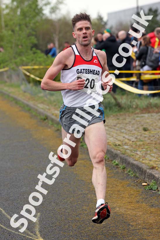Senior mens relay, Elswick Good Friday Road Races. Photo: David T. Hewitson/Sports for All Pics